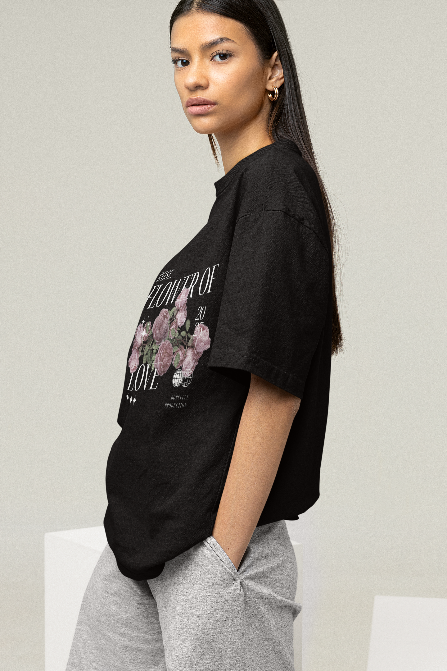 The flower in love T-shirt